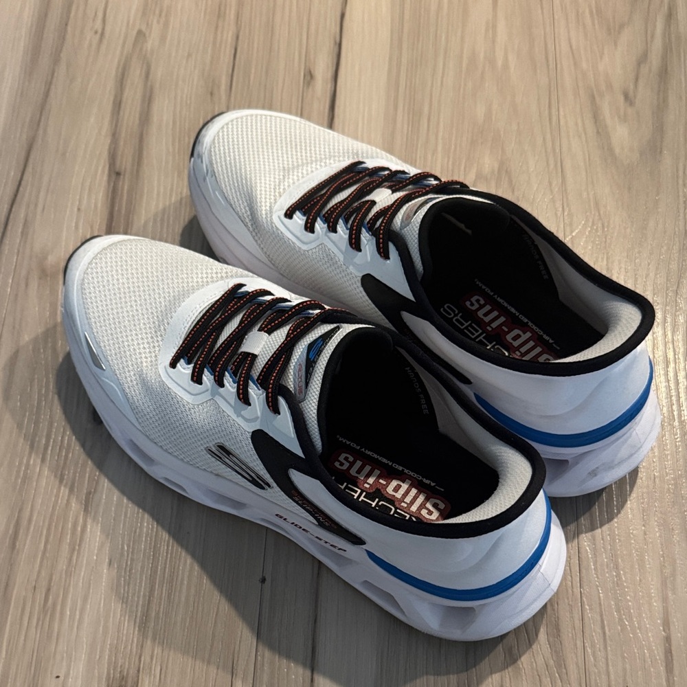 Men’s size 11.5 Skechers Slip-ins: Glide-Step Altus